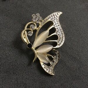 Elegant Gold Butterfly Brooch Pin